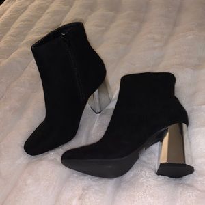 Slightly used Wild Diva size 7 boots!